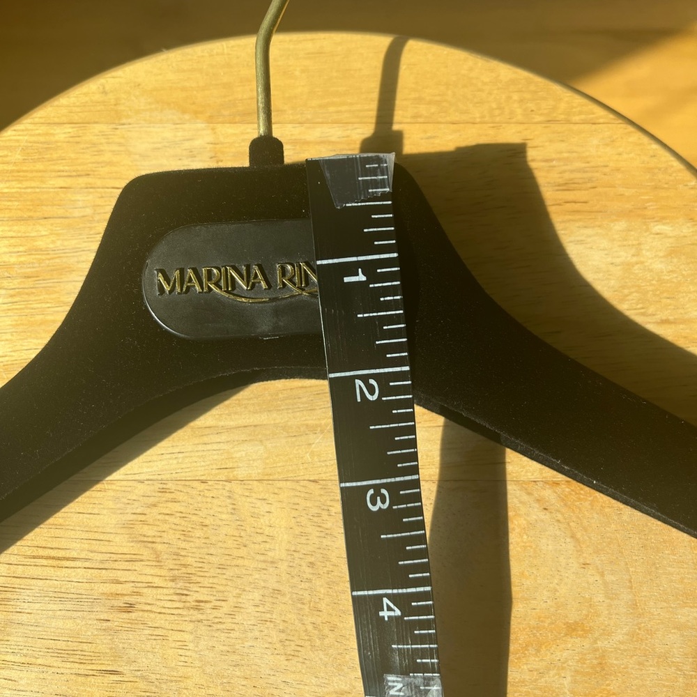 Marina Rinaldi Hanger - Picture 6 of 7